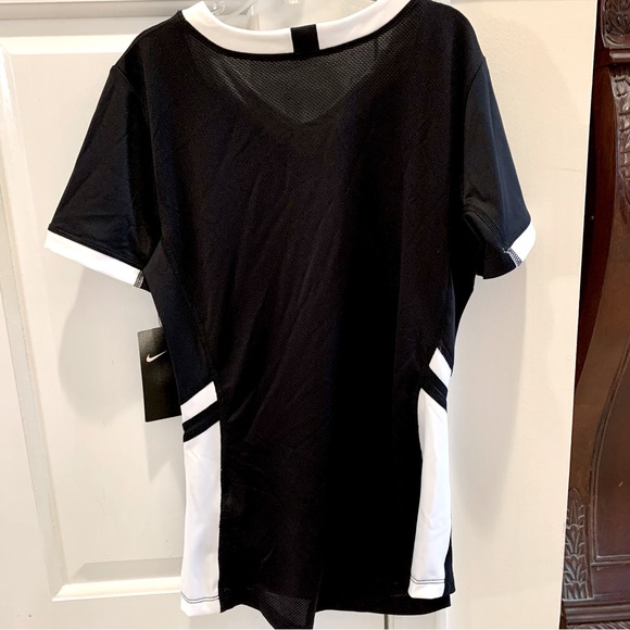 Nike girls, V-neck volleyball short sleeve jersey top size medium. - Picture 3 of 4